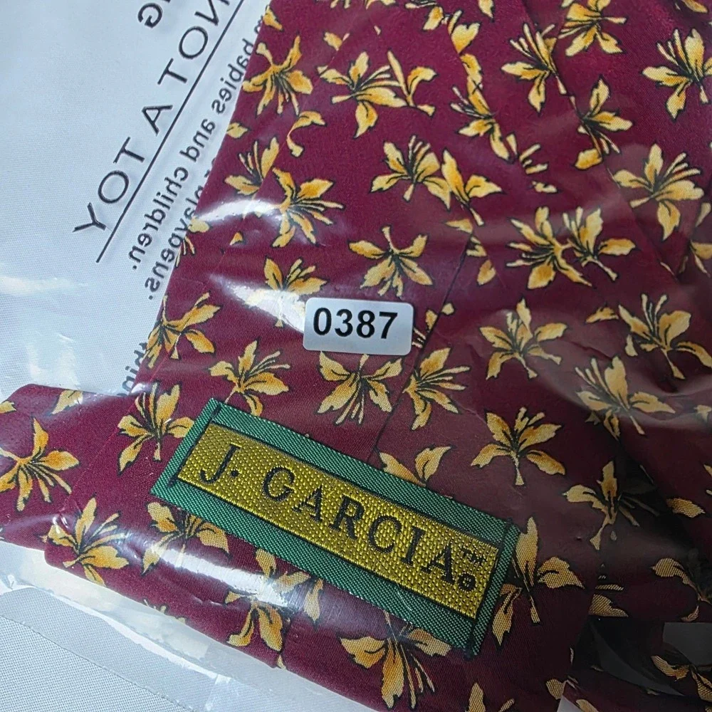 J Garcia Mens Silk‎ Necktie Burgundy Yellow Lily Floral Stonehenge Made in USA
